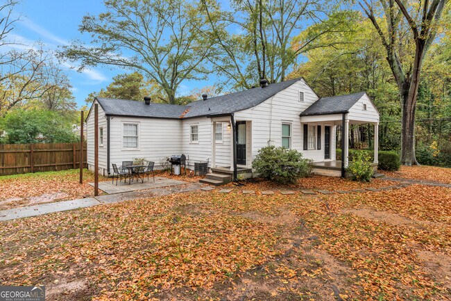 Building Photo - 94 Cochran Rd SE