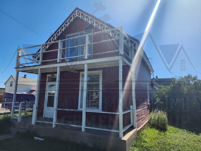 Building Photo - 701 S 2nd