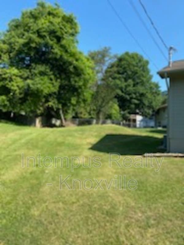 Building Photo - 6517 Bay Cir Dr