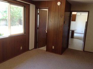 Building Photo - Winter Special-$500-1st Months Rent-Beautiful Three Bedroom Home