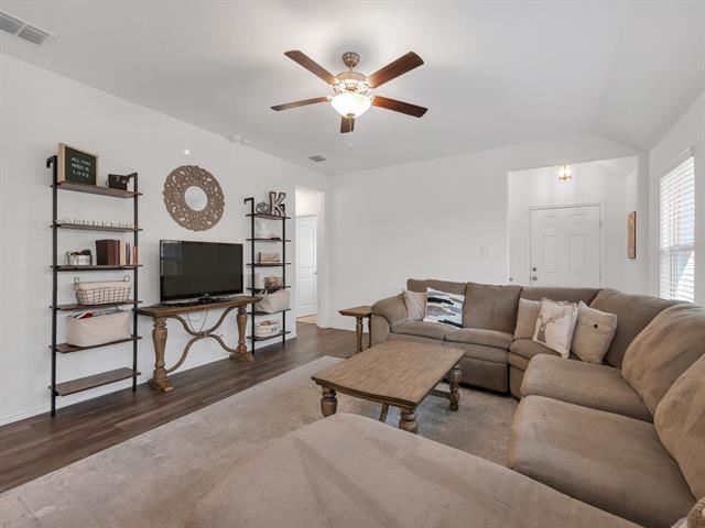 Building Photo - 2913 Meadowlands Dr