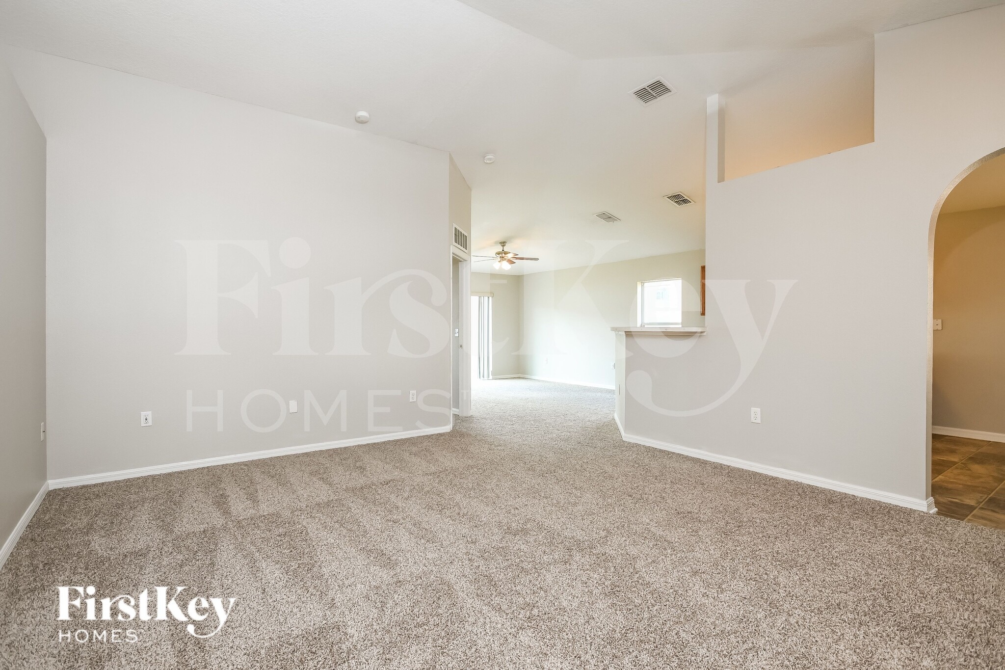 Building Photo - 926 Killarney Ln