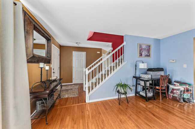 Building Photo - 2062 Kathleen Cir