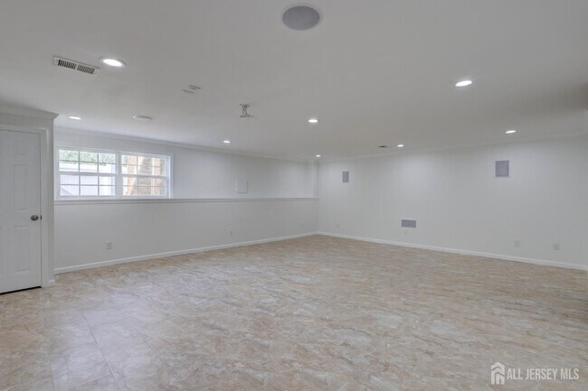 Building Photo - 101 Pearce Ln