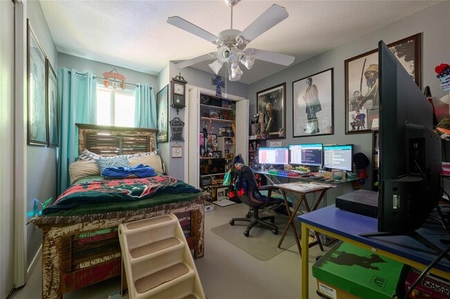 Building Photo - 2003 Old W Pl