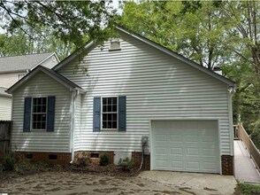 Building Photo - Charming 4/3 Home Downtown Greenville!