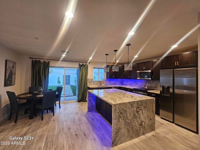 Building Photo - 2817 N 71st Pl