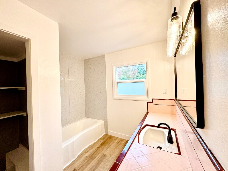 Building Photo - 153 Edgemont Ave