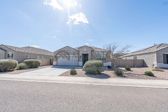 Building Photo - 763 W Brangus Way