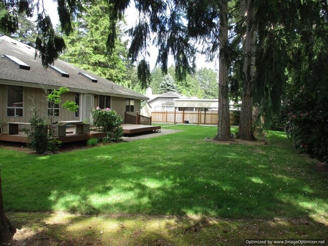Building Photo - Charming 3-Bedroom Rambler with Spacious B...