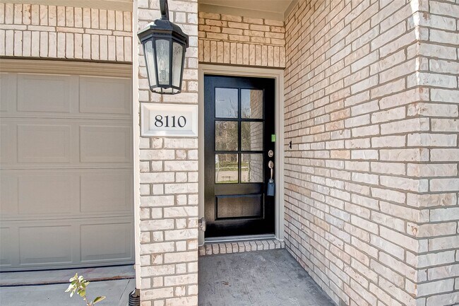 Building Photo - 8110 Colony Chase Ct