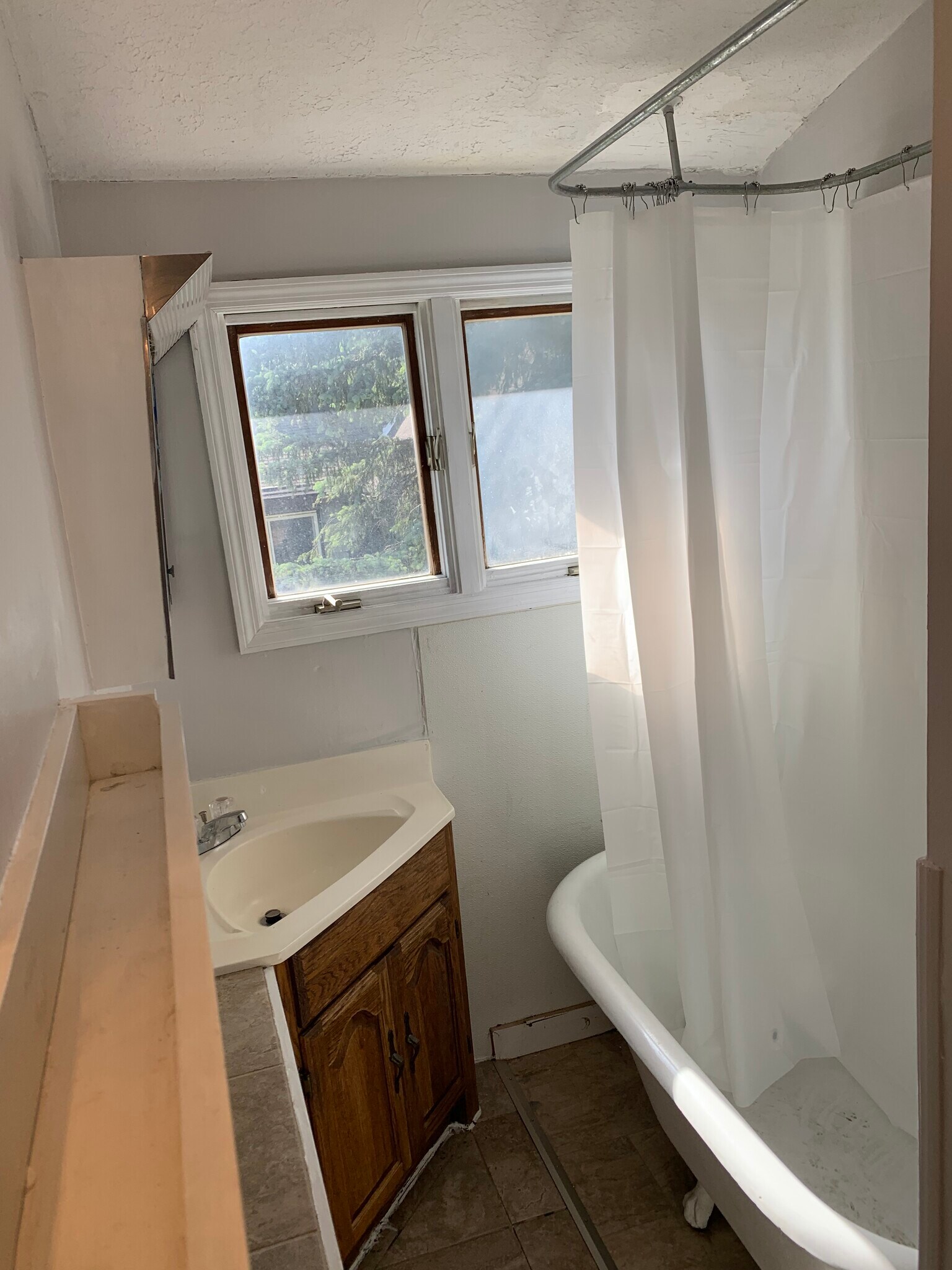 Building Photo - 805 E Monroe St