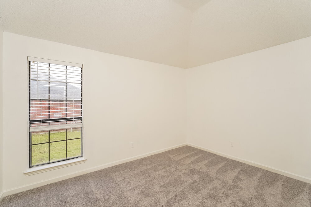 Building Photo - 936 Manor Dr