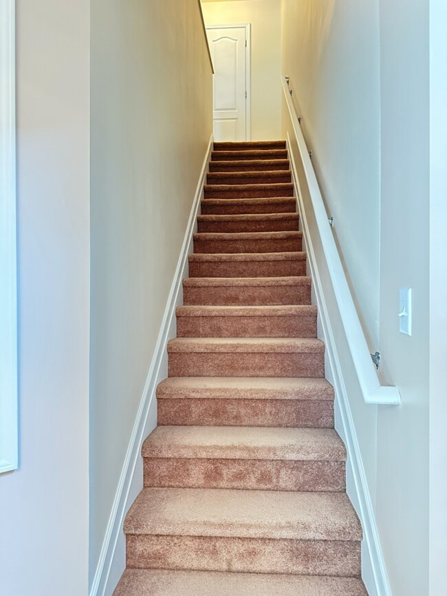Building Photo - Charming Wakefield Home with First-Floor B...
