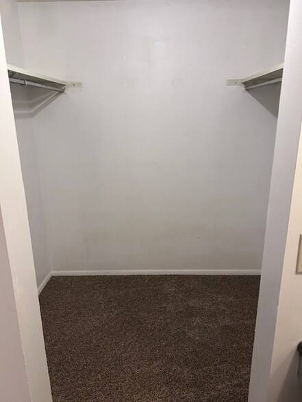 Building Photo - 4542 Treeview Ct