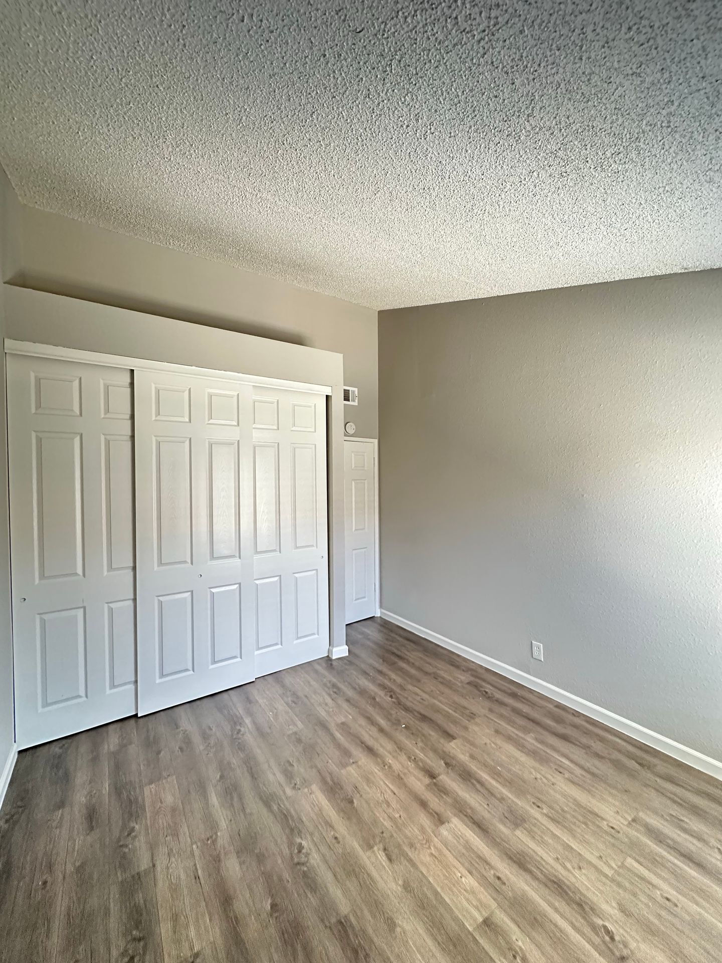 Building Photo - 5092 Pearce Dr