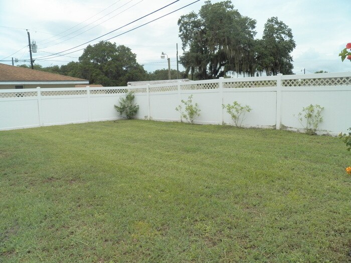 Building Photo - 2514 10th Ave Dr E