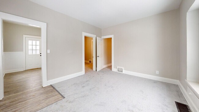 Building Photo - 4500 W 39th St