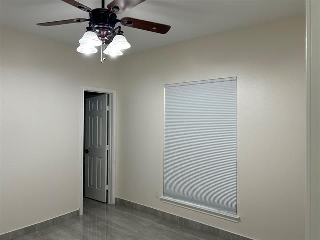 Building Photo - 304 Glen Hollow