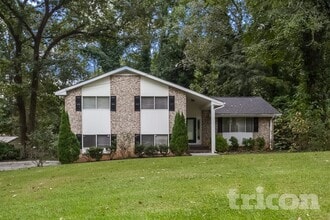 Building Photo - 543 Barbashela Cir