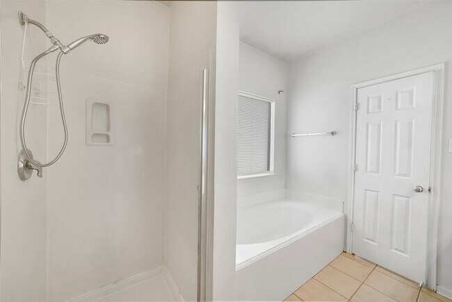 Building Photo - 1102 Grassy View Dr