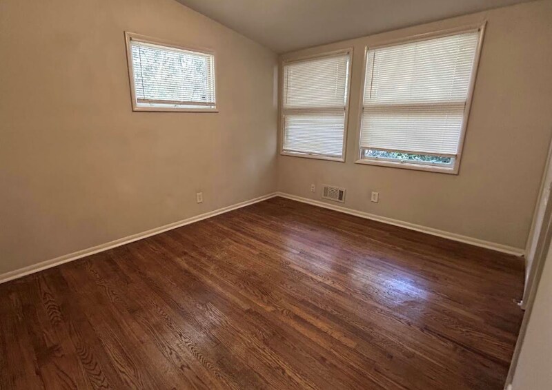 Building Photo - 2950 Horse Shoe Dr