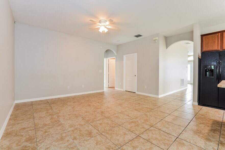 Building Photo - 416 Marathon Ln