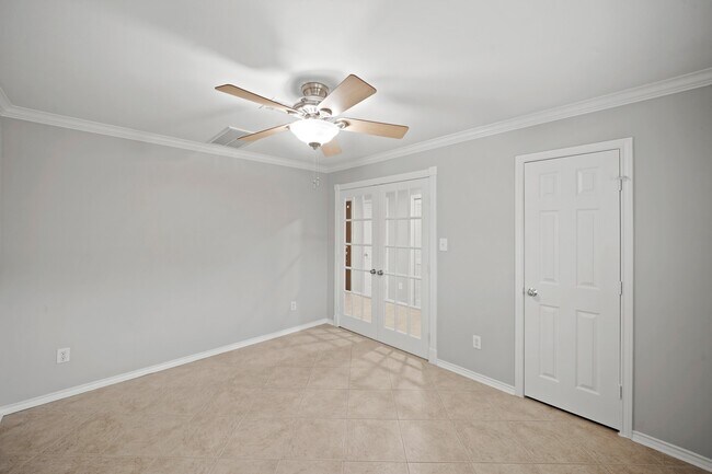 Building Photo - 1014 Rochow St