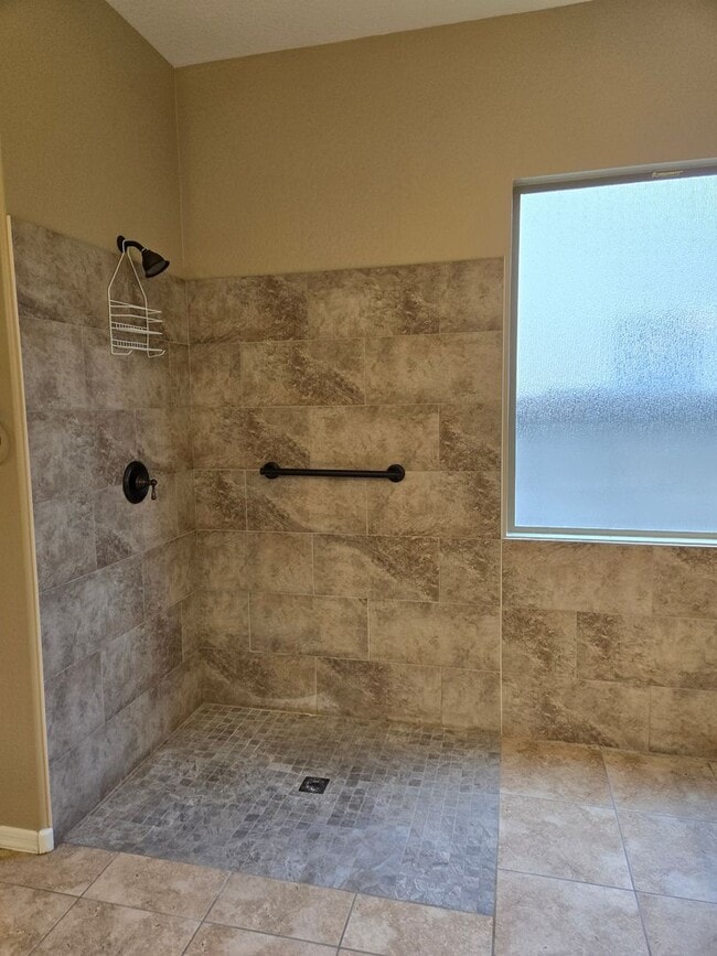 Building Photo - 16758 W Apache St