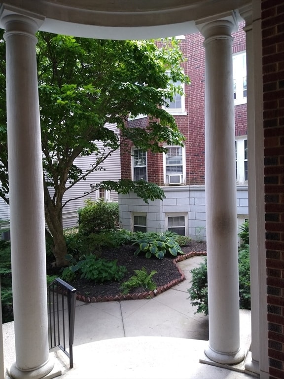 Building Photo - 41 Bowdoin St