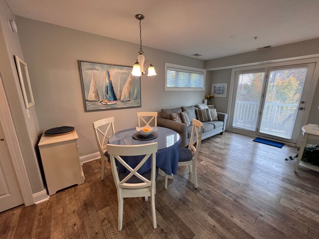 Building Photo - Stylish Downtown Traverse City Condo – Ful...