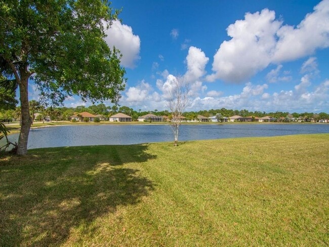 Building Photo - 4Bed/3Bath~2800 Sq Ft!~Pond View~Two Car G...