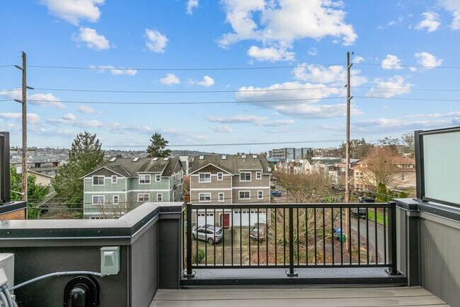 Building Photo - Stunning Brand-New Ballard Townhome with Air Conditioning