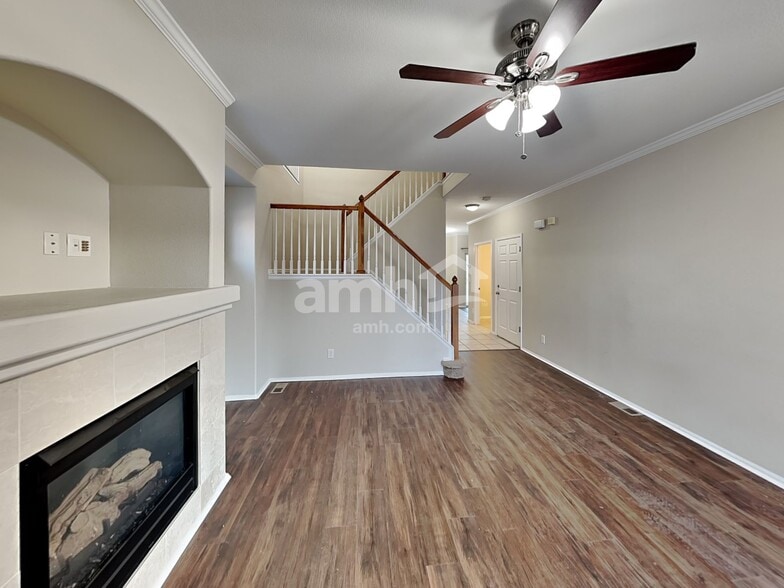 Building Photo - 9861 Kenton Cir