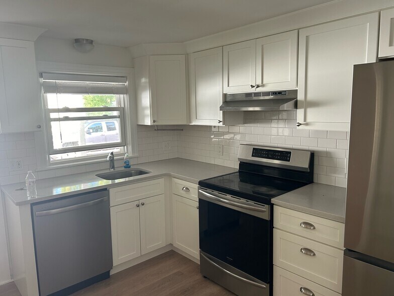 Building Photo - 24 Linden Rd