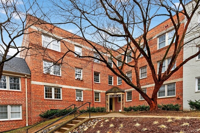 Building Photo - 2208 Colston Dr