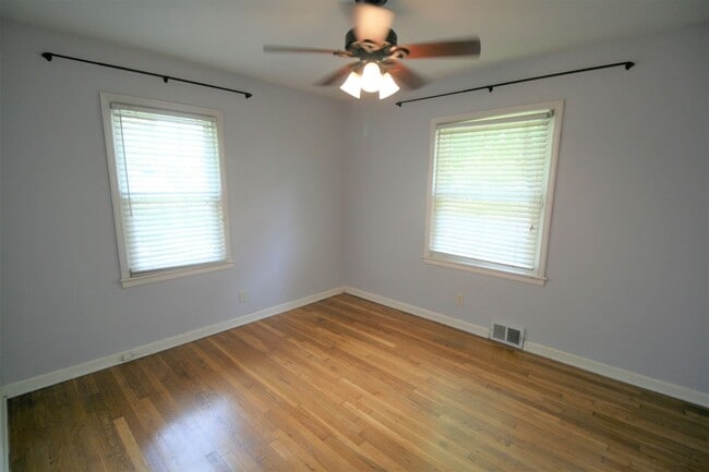Building Photo - Adorable home located in southside of Lexington    20260604