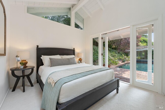 Building Photo - 765 Tiburon Blvd