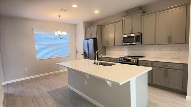 Building Photo - 438 Lady Palm St