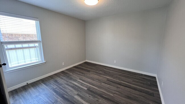 Building Photo - Move In Ready 4 Bedroom Home in Goodnight Ranch with Solar Panels!