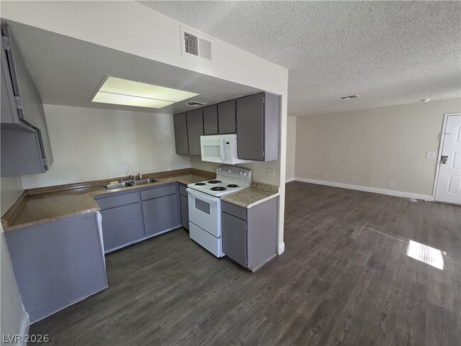 Building Photo - 4941 Newport Cove Dr