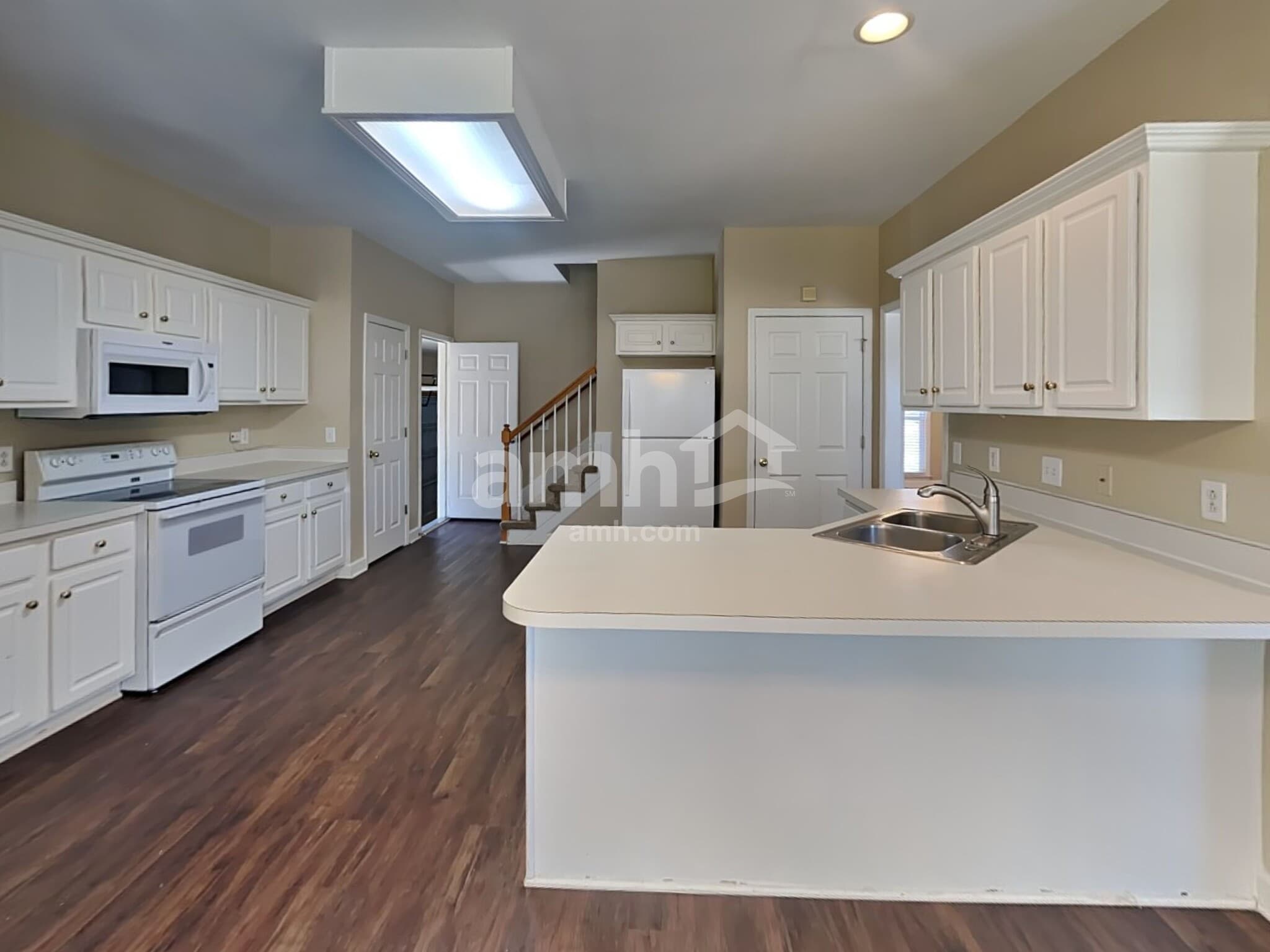 Building Photo - 2885 Runnymeade Dr