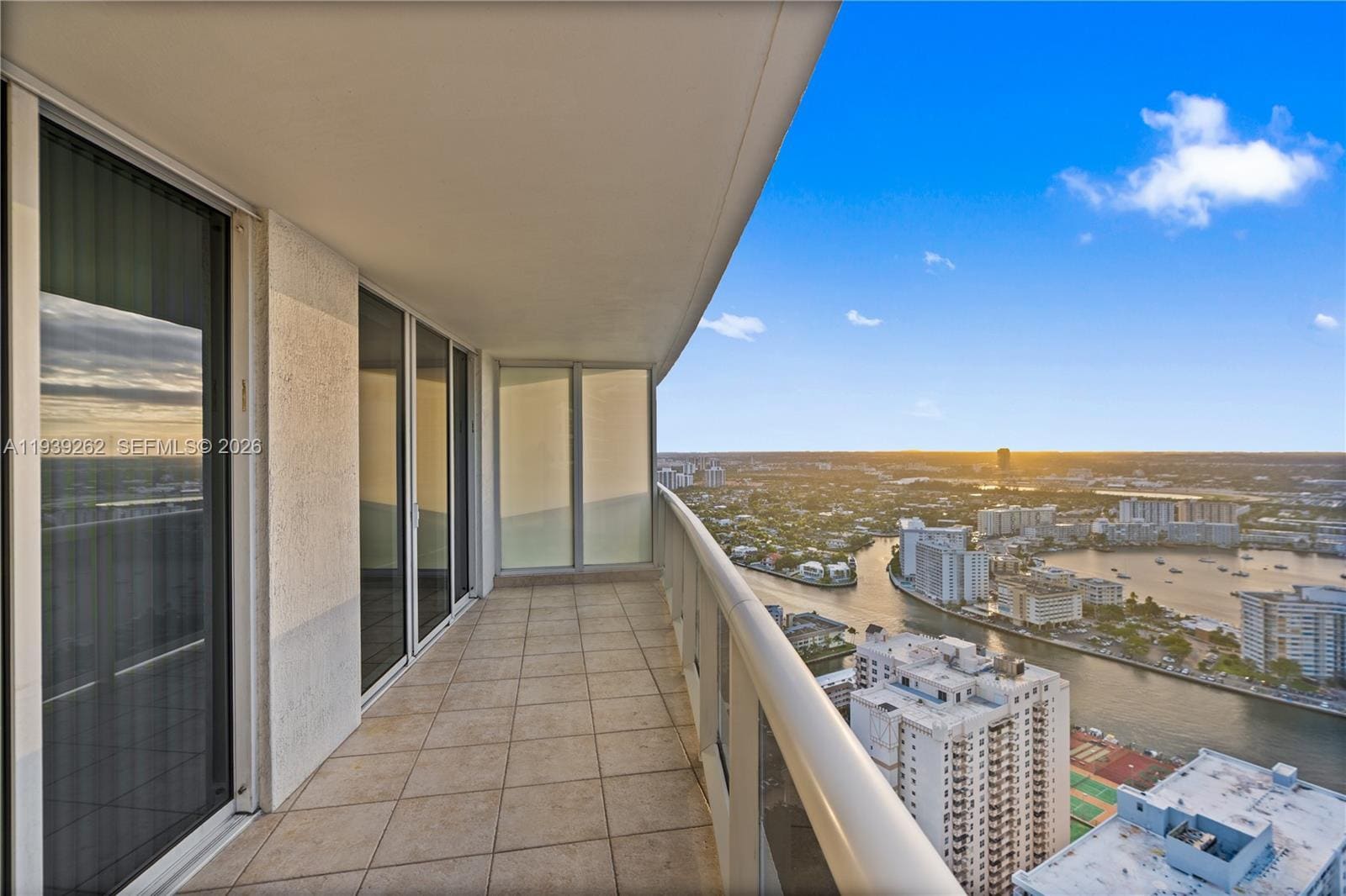 Building Photo - 1850 S Ocean Dr