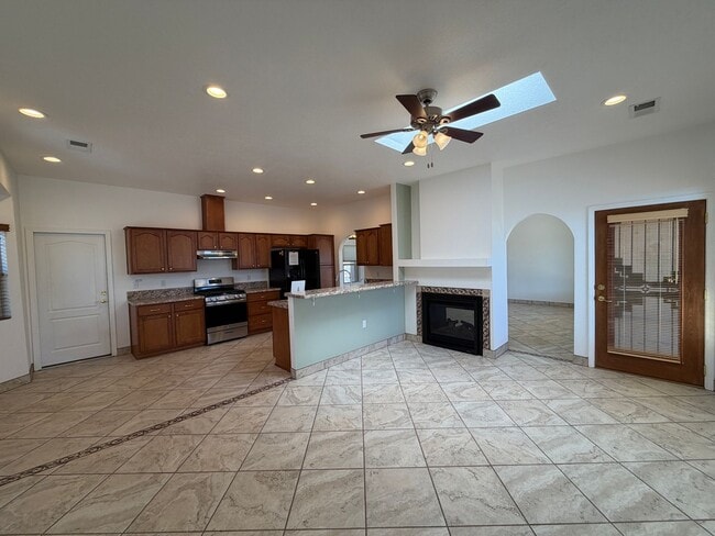 Building Photo - 3 Bedroom Single Story Home Available Near Corrales Rd & Highway 528 in Rio Rancho!