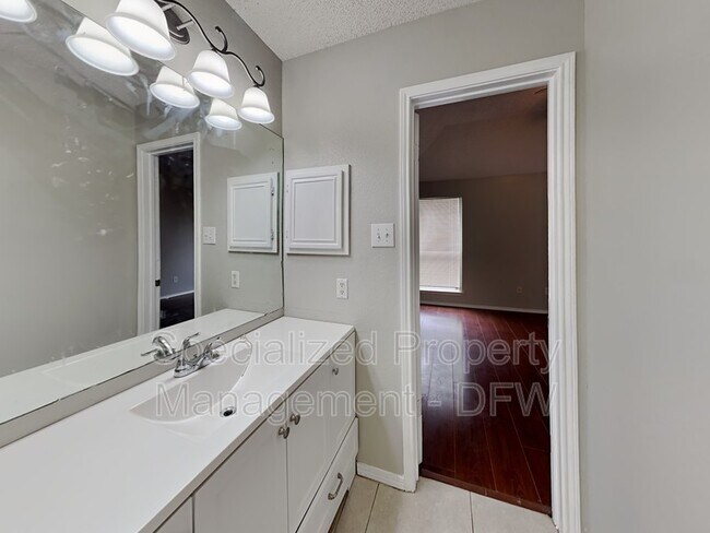 Building Photo - 311 Toronto Cir
