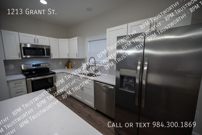 Building Photo - 1213 Grant St