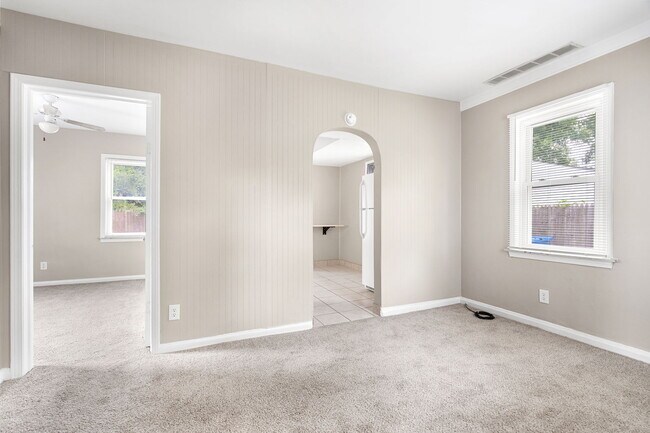 Building Photo - 23230 Columbus Ave