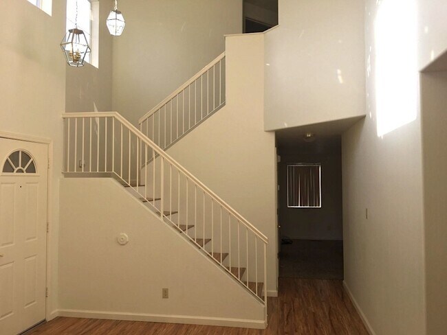 Building Photo - NW Reno Two Story - Beautiful Landscaping ...
