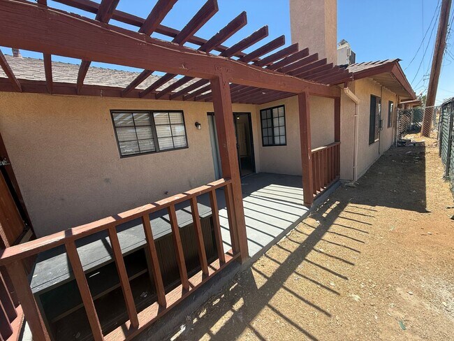 Building Photo - 20318 Thunderbird Rd