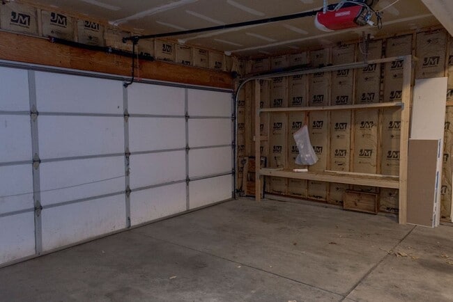 Building Photo - Home backing to foothills